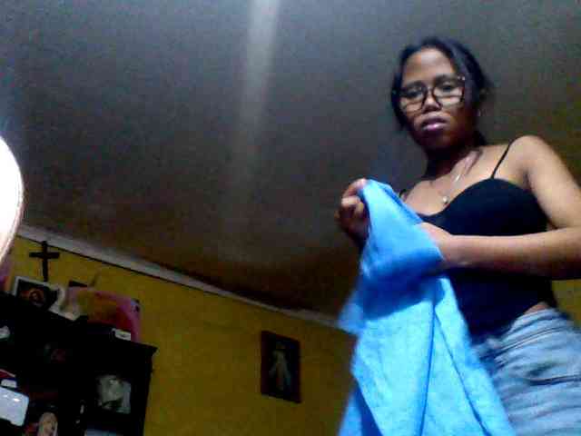 Natalie-Luxa webcam