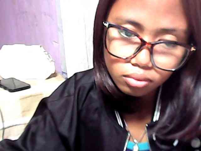 Natalie-Luxa webcam