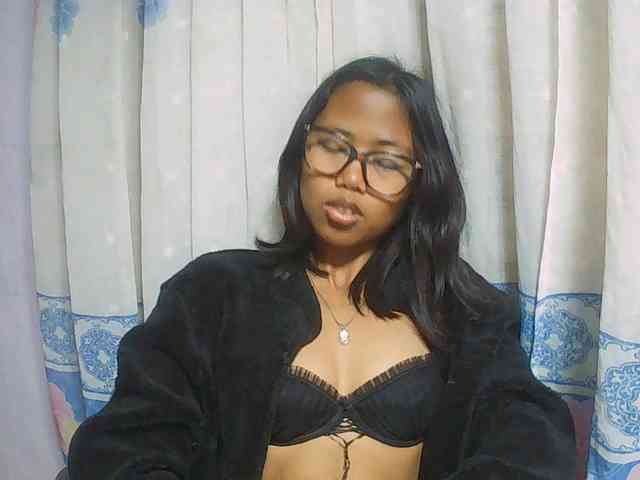 Natalie-Luxa webcam