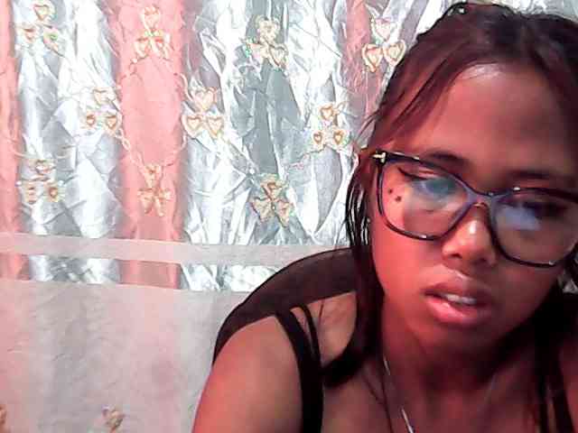 Natalie-Luxa webcam