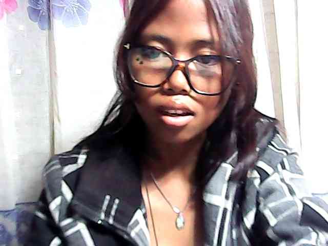Natalie-Luxa webcam