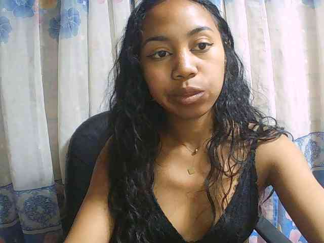 Natalie-Luxa webcam