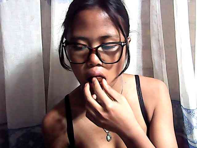 Natalie-Luxa webcam