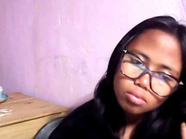 Natalie-Luxa webcam