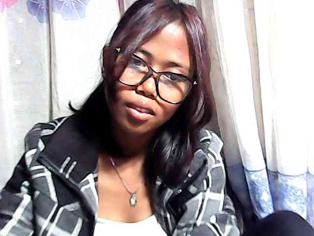 Natalie-Luxa webcam