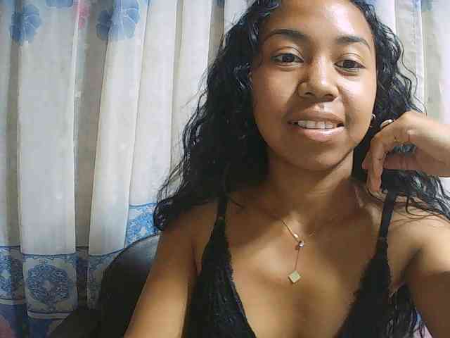 Natalie-Luxa webcam
