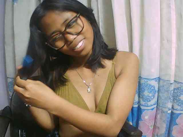 Natalie-Luxa webcam