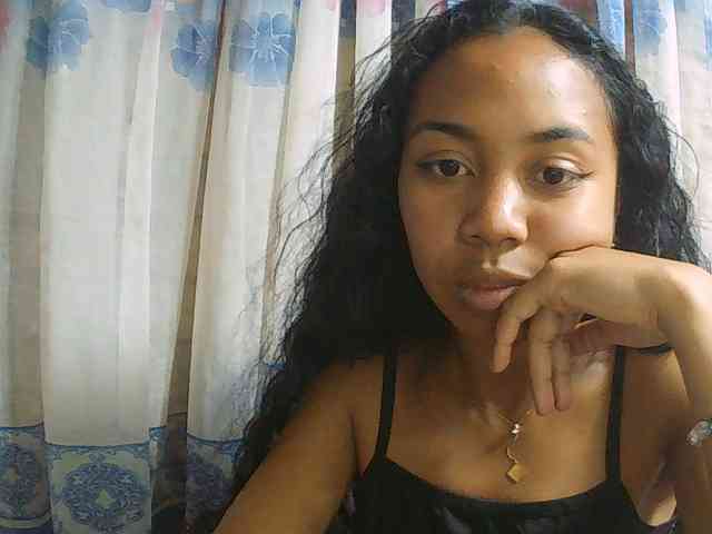 Natalie-Luxa webcam