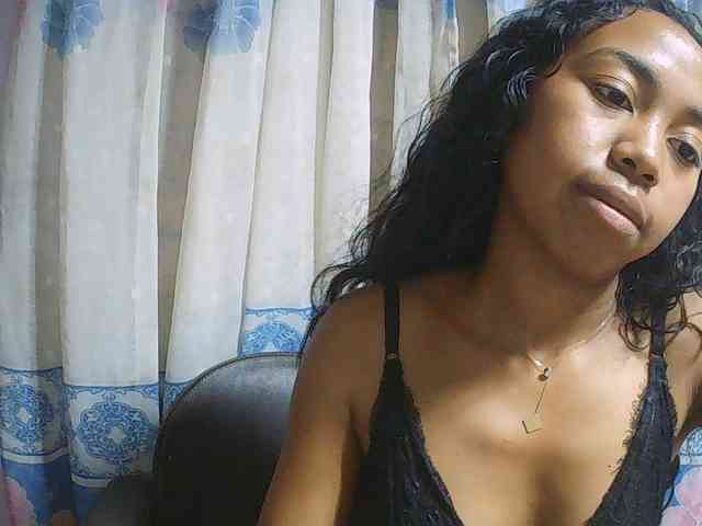 Natalie-Luxa webcam