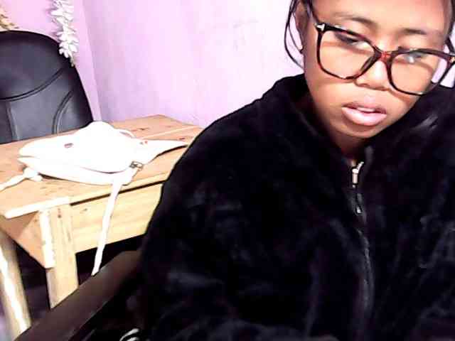Natalie-Luxa webcam