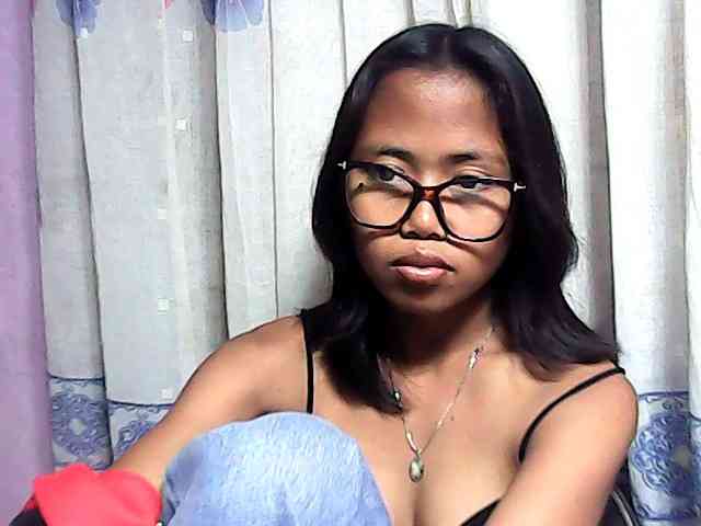 Natalie-Luxa webcam