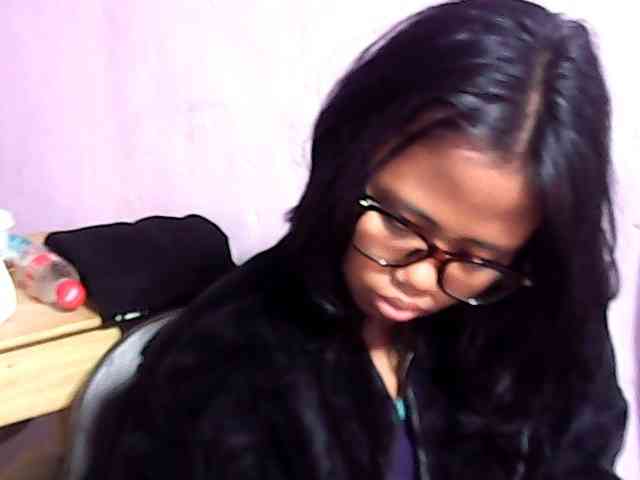 Natalie-Luxa webcam