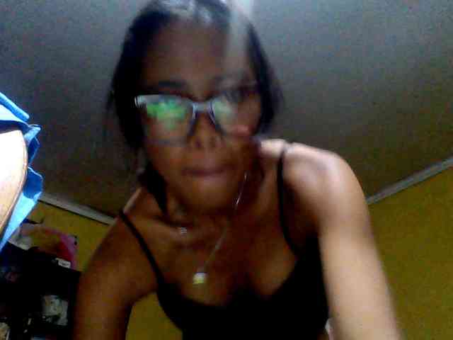 Natalie-Luxa webcam