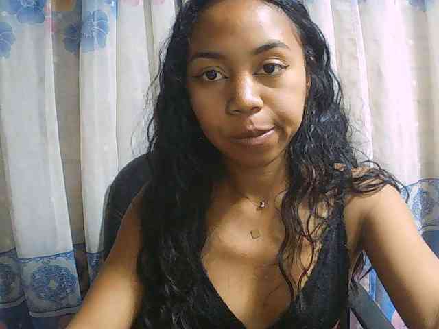 Natalie-Luxa webcam