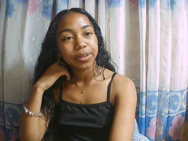Natalie-Luxa webcam