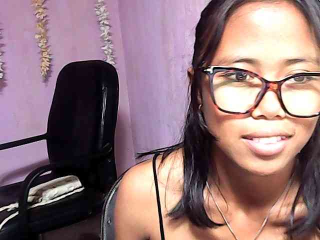 Natalie-Luxa webcam