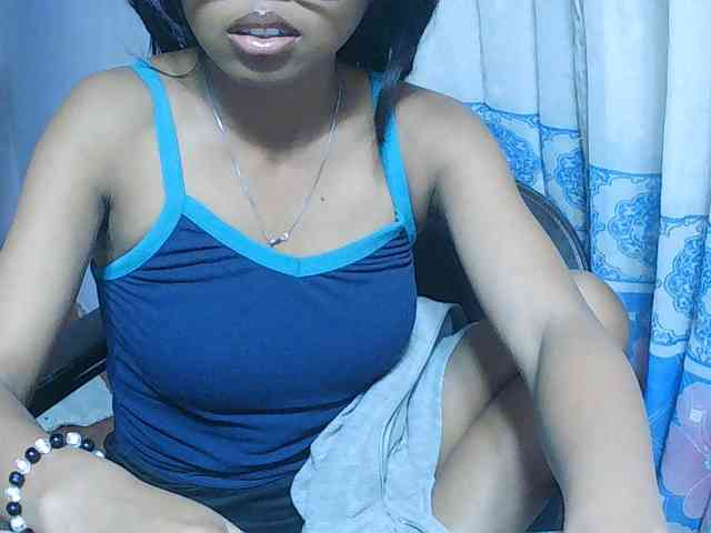 Natalie-Luxa webcam