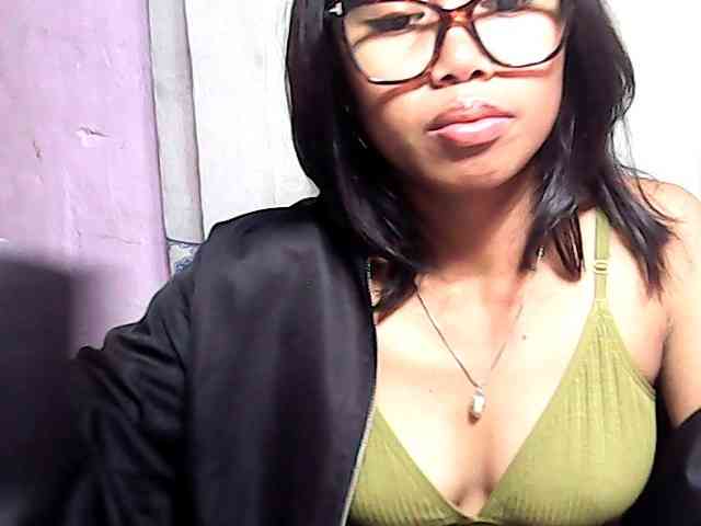 Natalie-Luxa webcam