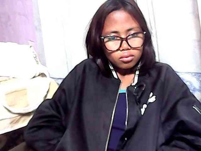 Natalie-Luxa webcam