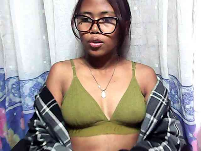 Natalie-Luxa webcam