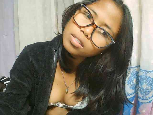 Natalie-Luxa webcam