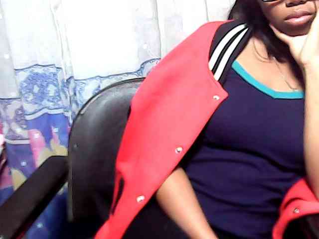 Natalie-Luxa webcam