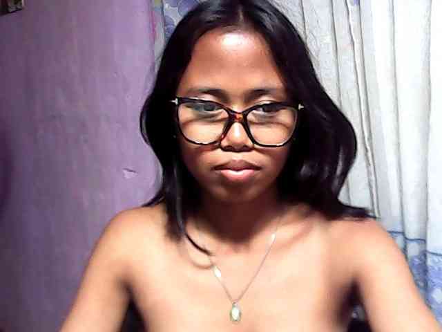 Natalie-Luxa webcam