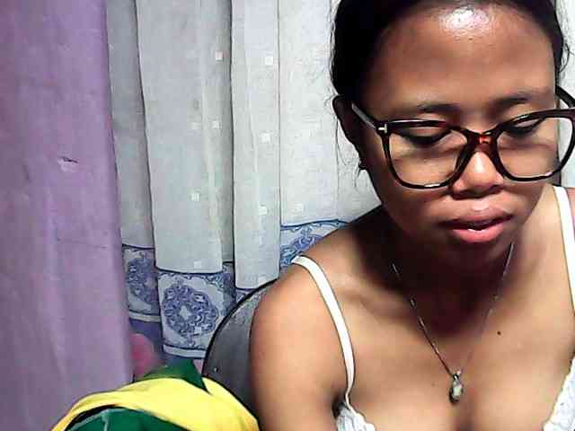 Natalie-Luxa webcam