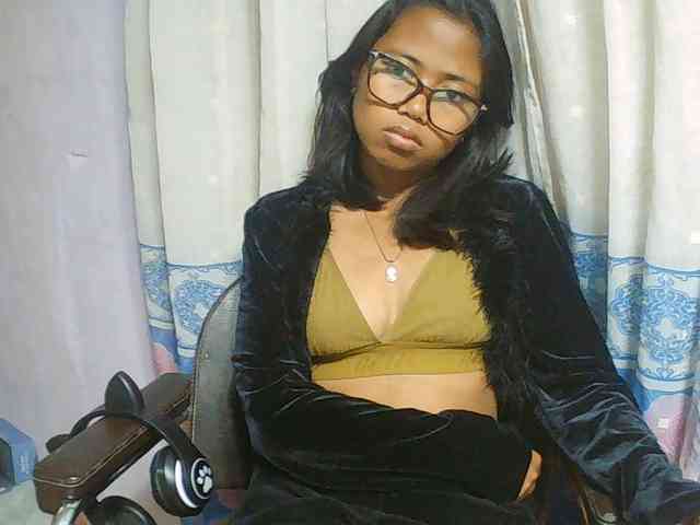 Natalie-Luxa webcam