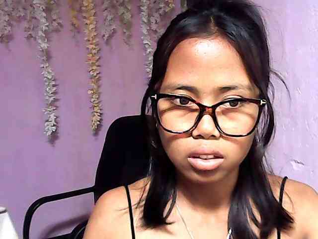 Natalie-Luxa webcam