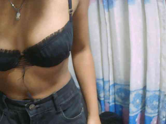 Natalie-Luxa webcam