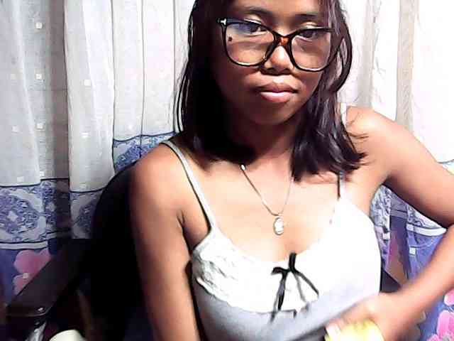 Natalie-Luxa webcam
