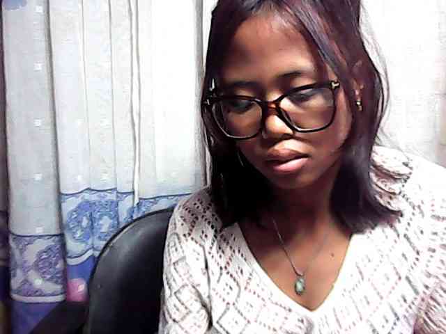 Natalie-Luxa webcam