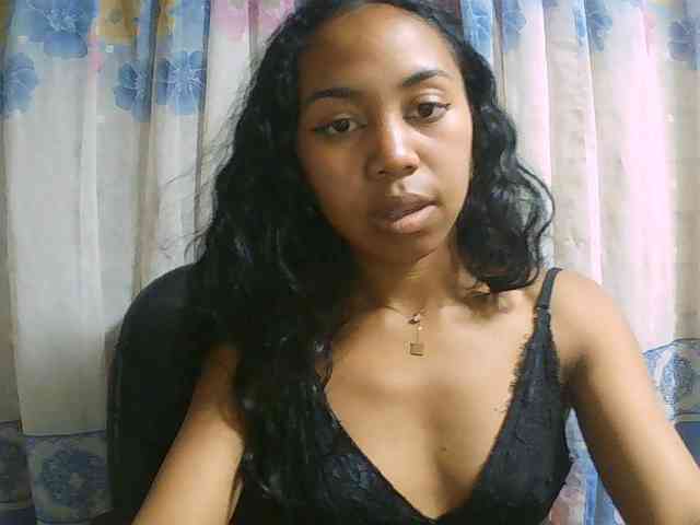 Natalie-Luxa webcam