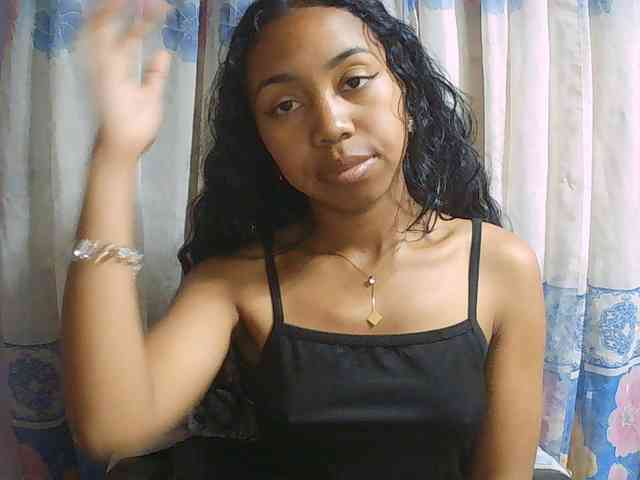 Natalie-Luxa webcam