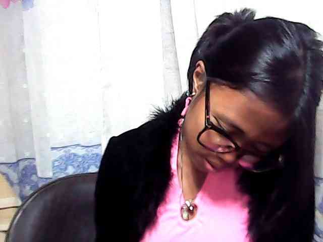 Natalie-Luxa webcam