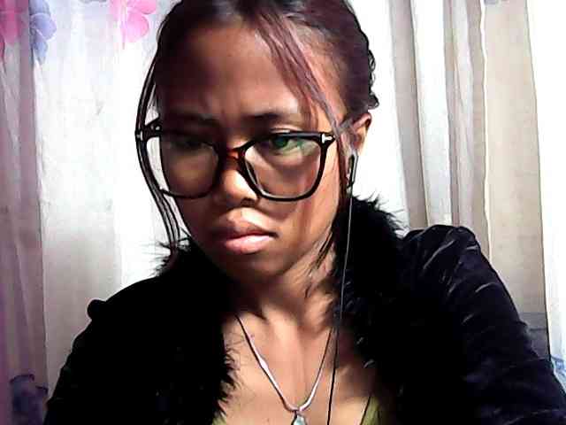 Natalie-Luxa webcam