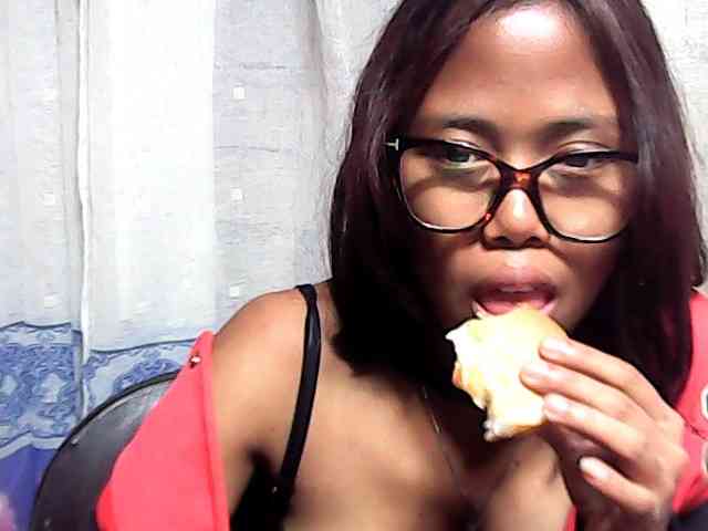 Natalie-Luxa webcam