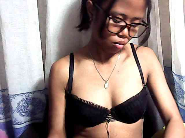 Natalie-Luxa webcam