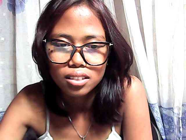 Natalie-Luxa webcam