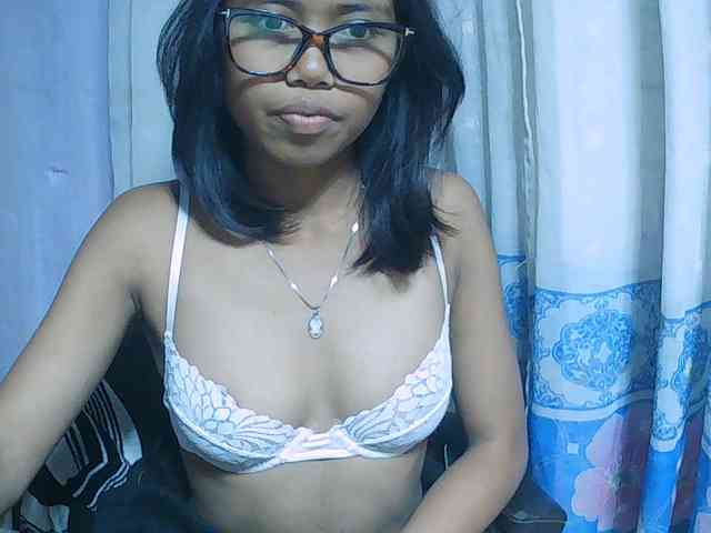 Natalie-Luxa webcam