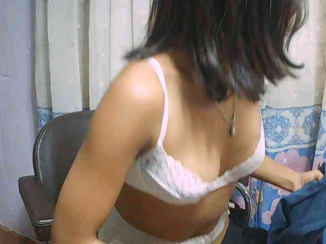 Natalie-Luxa webcam