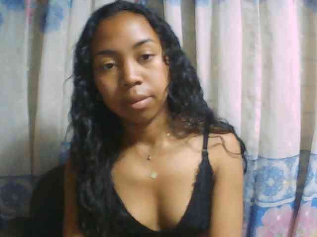 Natalie-Luxa webcam