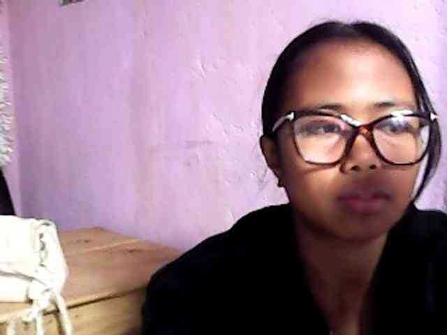 Natalie-Luxa webcam