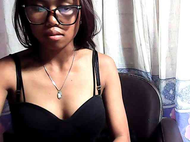 Natalie-Luxa webcam