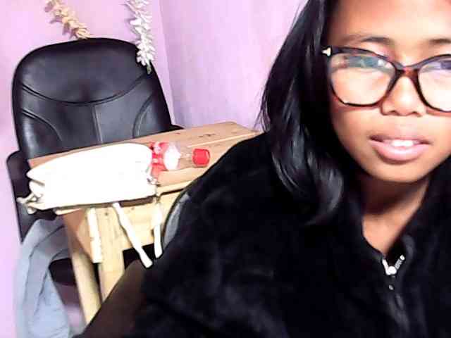 Natalie-Luxa webcam
