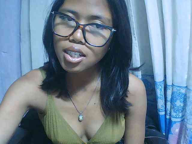Natalie-Luxa webcam