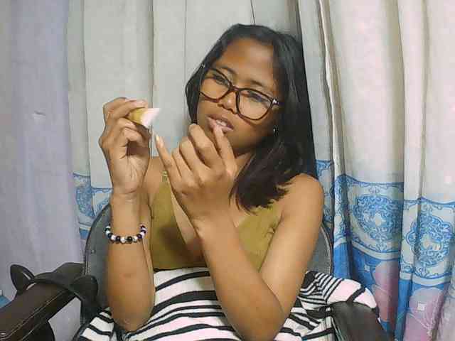 Natalie-Luxa webcam