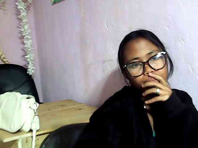 Natalie-Luxa webcam