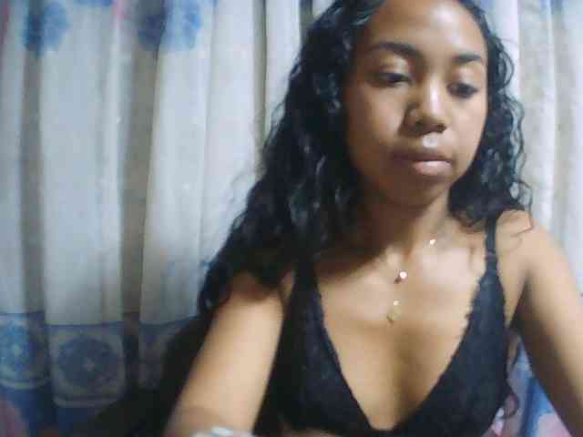 Natalie-Luxa webcam